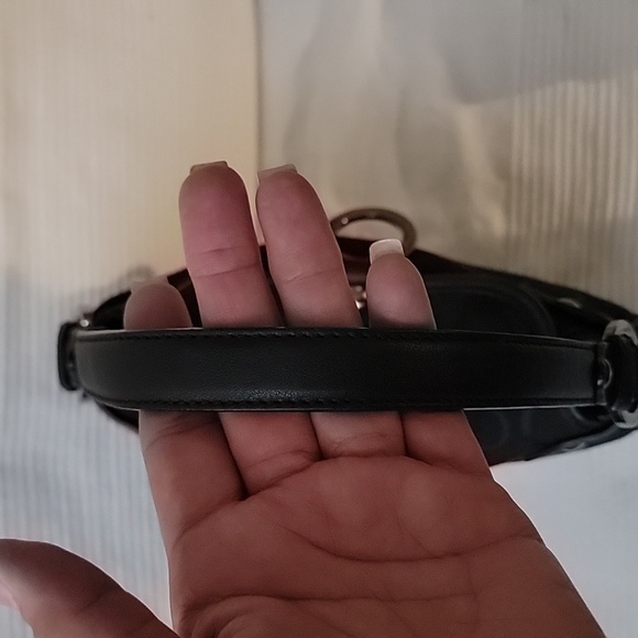 Salvatore Ferragamo Black Shoulder Bag - Picture 6 of 8